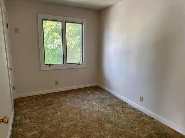 408 N West Avenue, Freeport, IL 61032