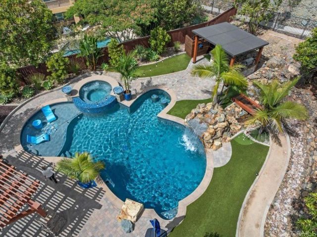 1102 Vega Way, San Marcos, CA 92078