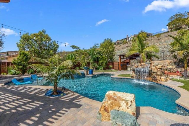 1102 Vega Way, San Marcos, CA 92078