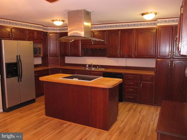 19601 SPARR SPRING RD, Gaithersburg, MD 20886