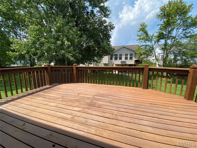 747 Estes Park Drive, St Peters, MO 63376