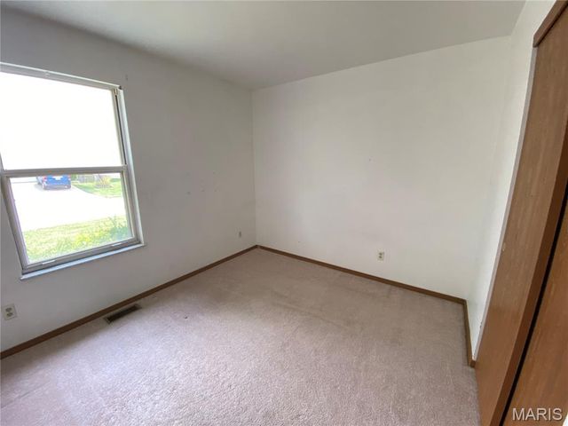 747 Estes Park Drive, St Peters, MO 63376