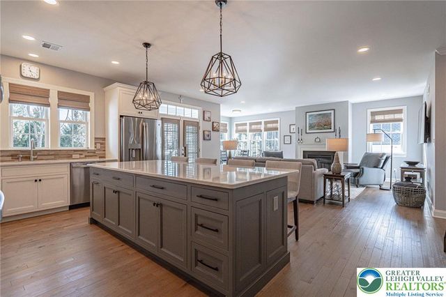 4475 Stonebridge Drive, Upper Saucon Twp, PA 18015