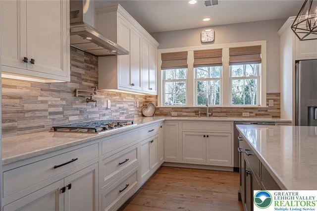 4475 Stonebridge Drive, Upper Saucon Twp, PA 18015