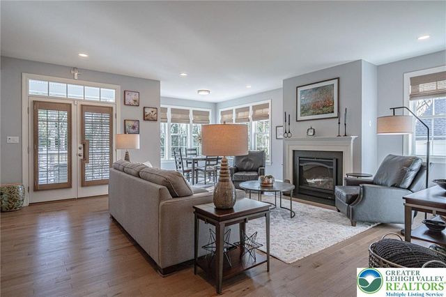 4475 Stonebridge Drive, Upper Saucon Twp, PA 18015