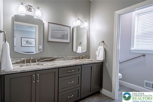 4475 Stonebridge Drive, Upper Saucon Twp, PA 18015
