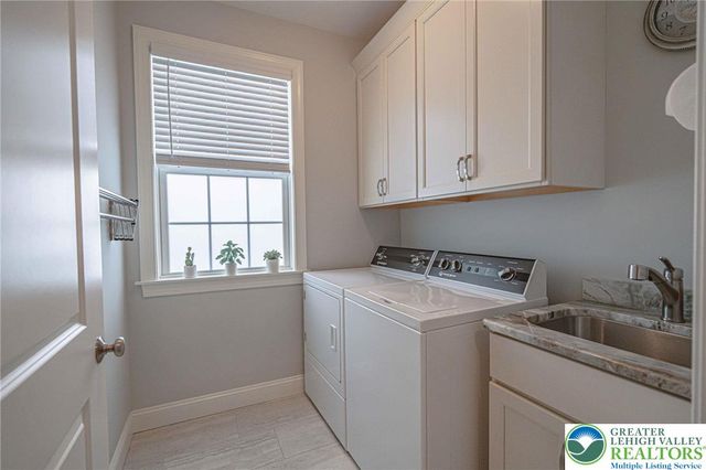 4475 Stonebridge Drive, Upper Saucon Twp, PA 18015