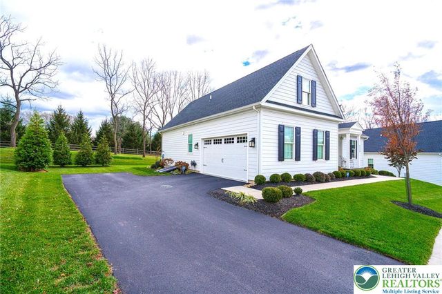 4475 Stonebridge Drive, Upper Saucon Twp, PA 18015