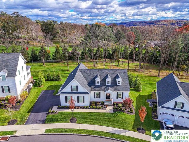 4475 Stonebridge Drive, Upper Saucon Twp, PA 18015