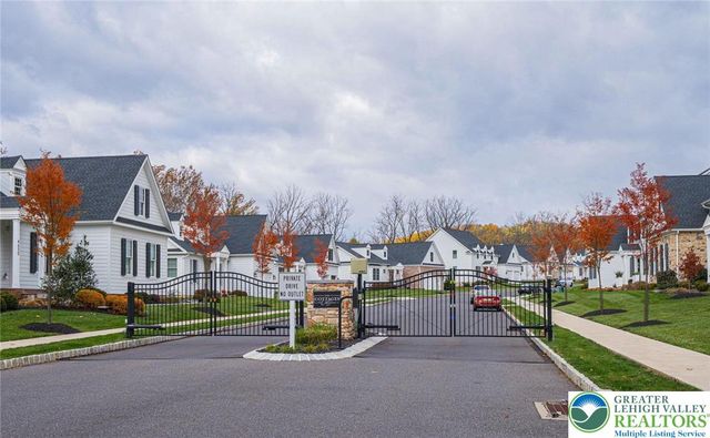 4475 Stonebridge Drive, Upper Saucon Twp, PA 18015