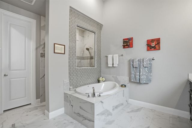 4109 Hawthorn Drive, Aubrey, TX 76227