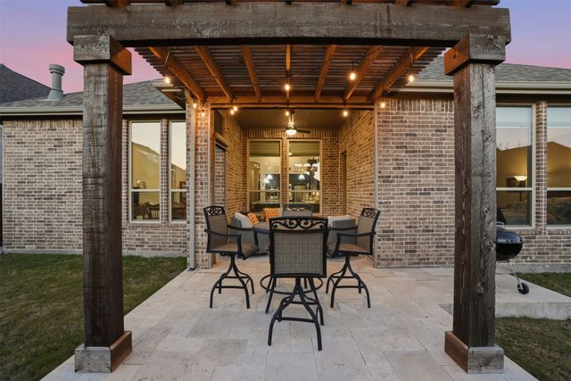 4109 Hawthorn Drive, Aubrey, TX 76227