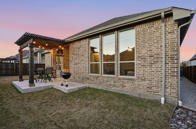 4109 Hawthorn Drive, Aubrey, TX 76227