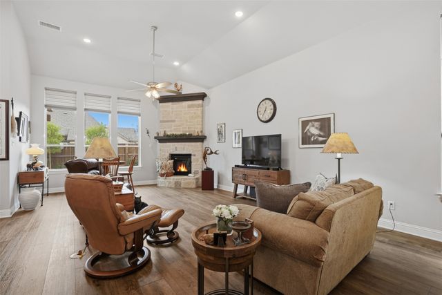 4109 Hawthorn Drive, Aubrey, TX 76227