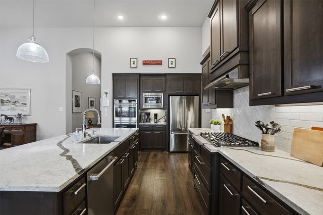 4109 Hawthorn Drive, Aubrey, TX 76227