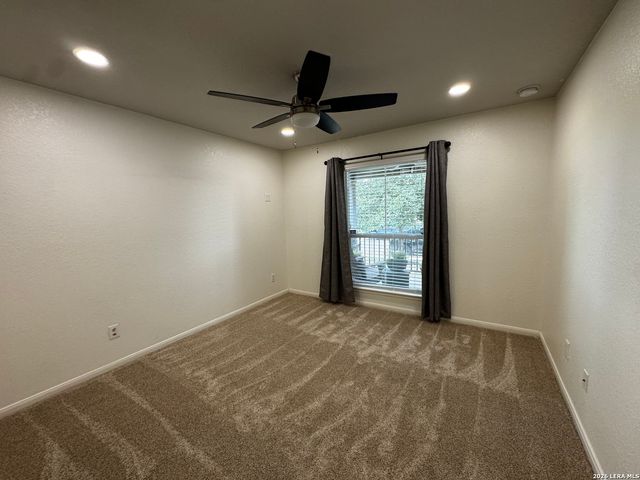 875 Pumpkin Rdg, New Braunfels, TX 78130