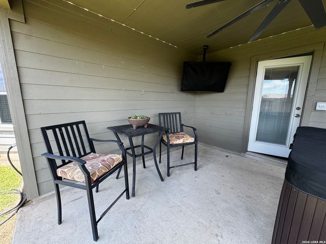 875 Pumpkin Rdg, New Braunfels, TX 78130