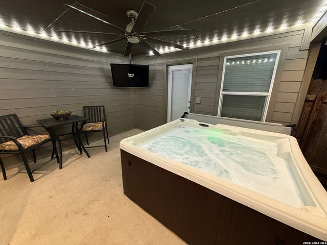 875 Pumpkin Rdg, New Braunfels, TX 78130