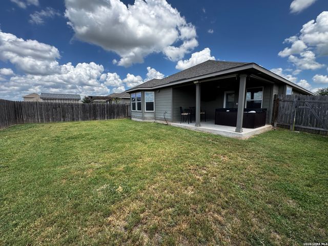 875 Pumpkin Rdg, New Braunfels, TX 78130