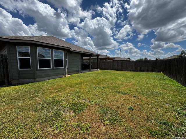 875 Pumpkin Rdg, New Braunfels, TX 78130