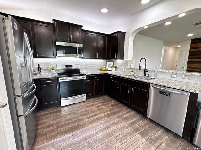 875 Pumpkin Rdg, New Braunfels, TX 78130