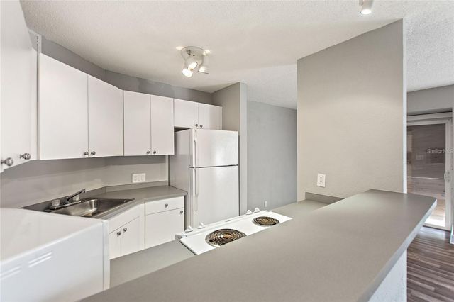 3315 58TH AVENUE S 202, St Petersburg, FL 33712