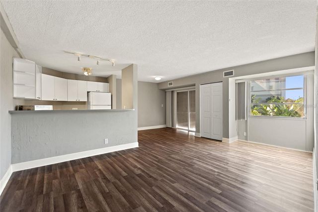 3315 58TH AVENUE S 202, St Petersburg, FL 33712