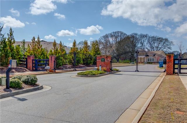 2929 Rambler Drive, Loganville, GA 30052