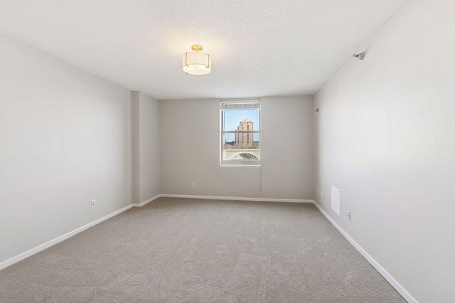 401 S 1st Street 215, Minneapolis, MN 55401