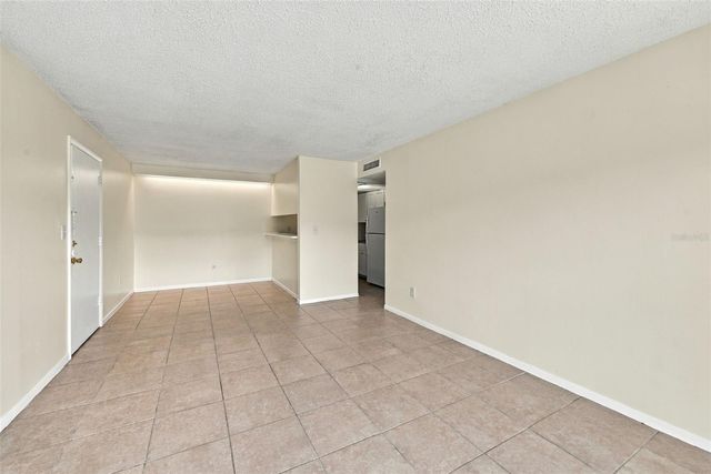 905 W OAK RIDGE ROAD D, Orlando, FL 32809