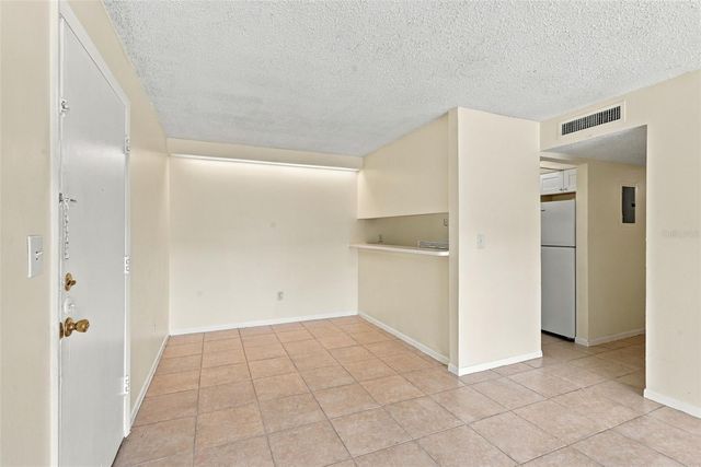905 W OAK RIDGE ROAD D, Orlando, FL 32809