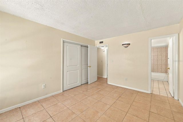 905 W OAK RIDGE ROAD D, Orlando, FL 32809