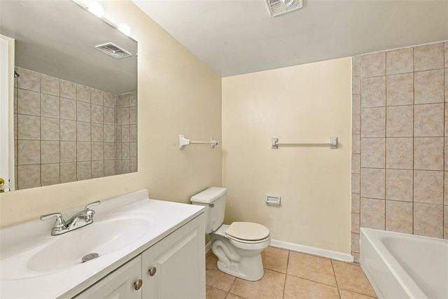 905 W OAK RIDGE ROAD D, Orlando, FL 32809