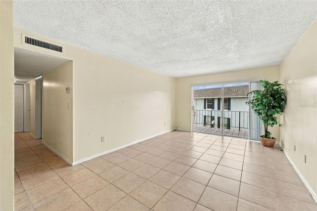 905 W OAK RIDGE ROAD D, Orlando, FL 32809