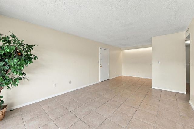 905 W OAK RIDGE ROAD D, Orlando, FL 32809