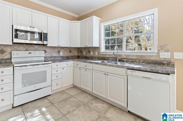 2148 FOREST LAKES LANE, Sterrett, AL 35147