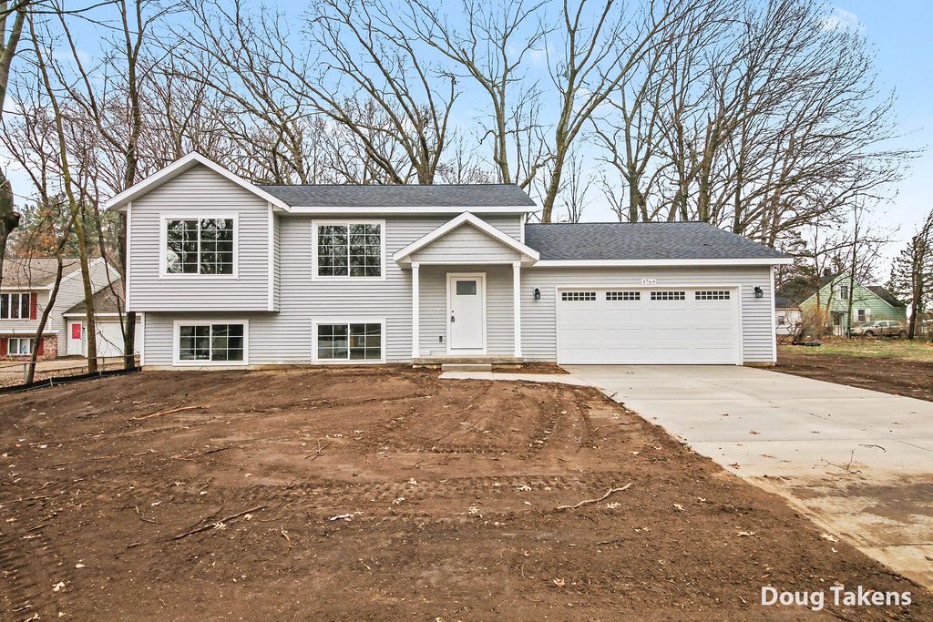 4764 Potter Avenue Se, City Of Kentwood, MI 49548