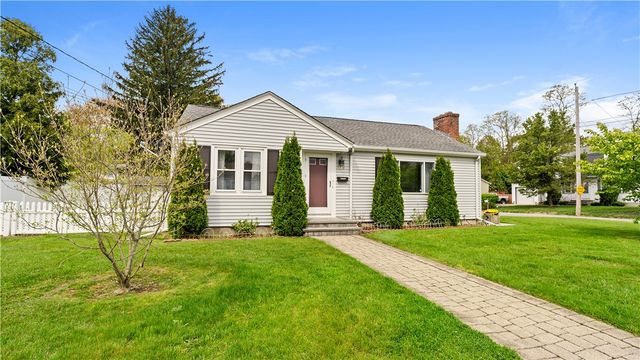 339 George Arden Avenue, Warwick, RI 02886