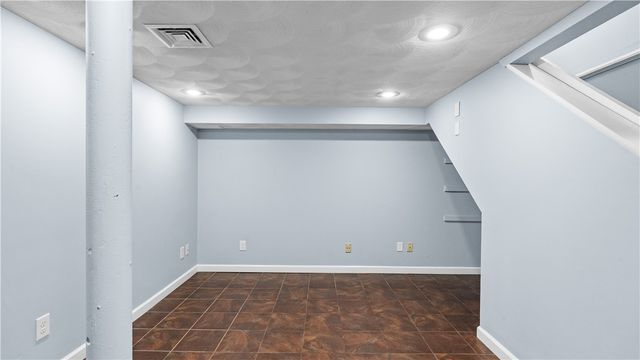 339 George Arden Avenue, Warwick, RI 02886