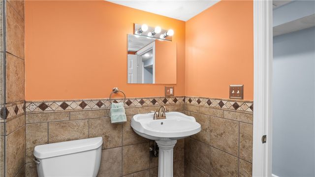 339 George Arden Avenue, Warwick, RI 02886