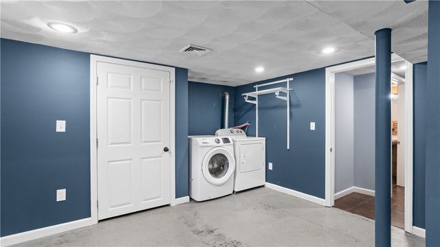 339 George Arden Avenue, Warwick, RI 02886