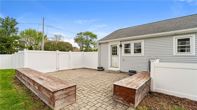 339 George Arden Avenue, Warwick, RI 02886