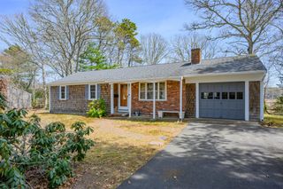 22 Longfellow Drive, Centerville, MA 02632