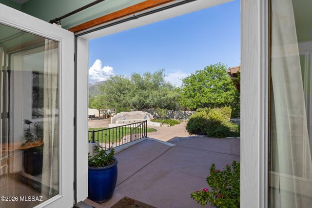8541 E Solar Place, Tucson, AZ 85750