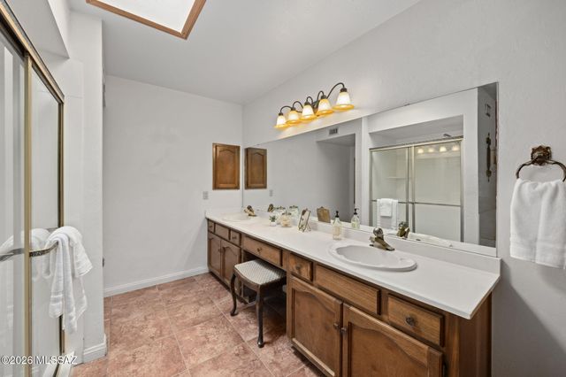 8541 E Solar Place, Tucson, AZ 85750