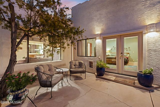 8541 E Solar Place, Tucson, AZ 85750