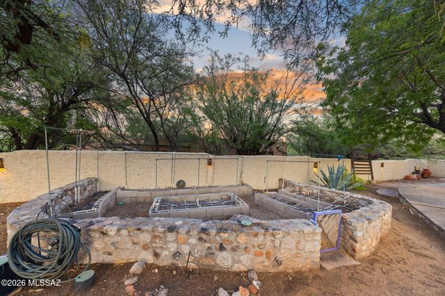 8541 E Solar Place, Tucson, AZ 85750