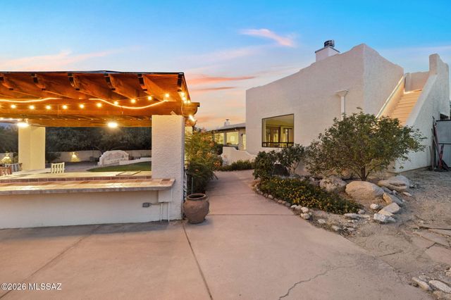 8541 E Solar Place, Tucson, AZ 85750