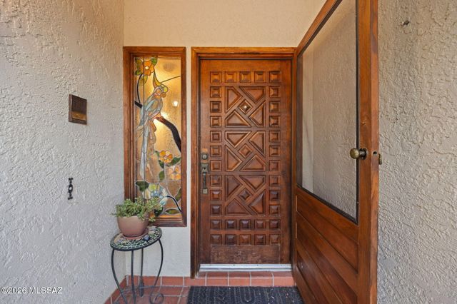 8541 E Solar Place, Tucson, AZ 85750
