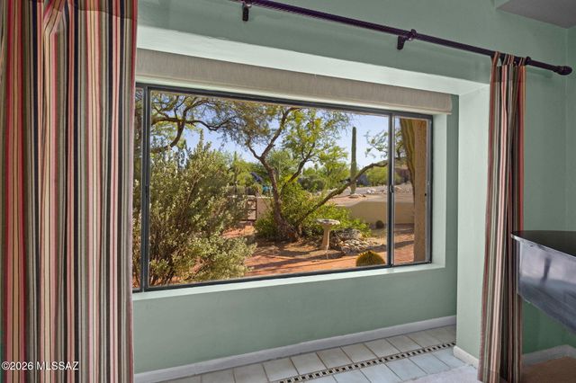 8541 E Solar Place, Tucson, AZ 85750
